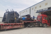 1000*700液壓對(duì)輥制砂機(jī)，1210反擊破發(fā)往四川